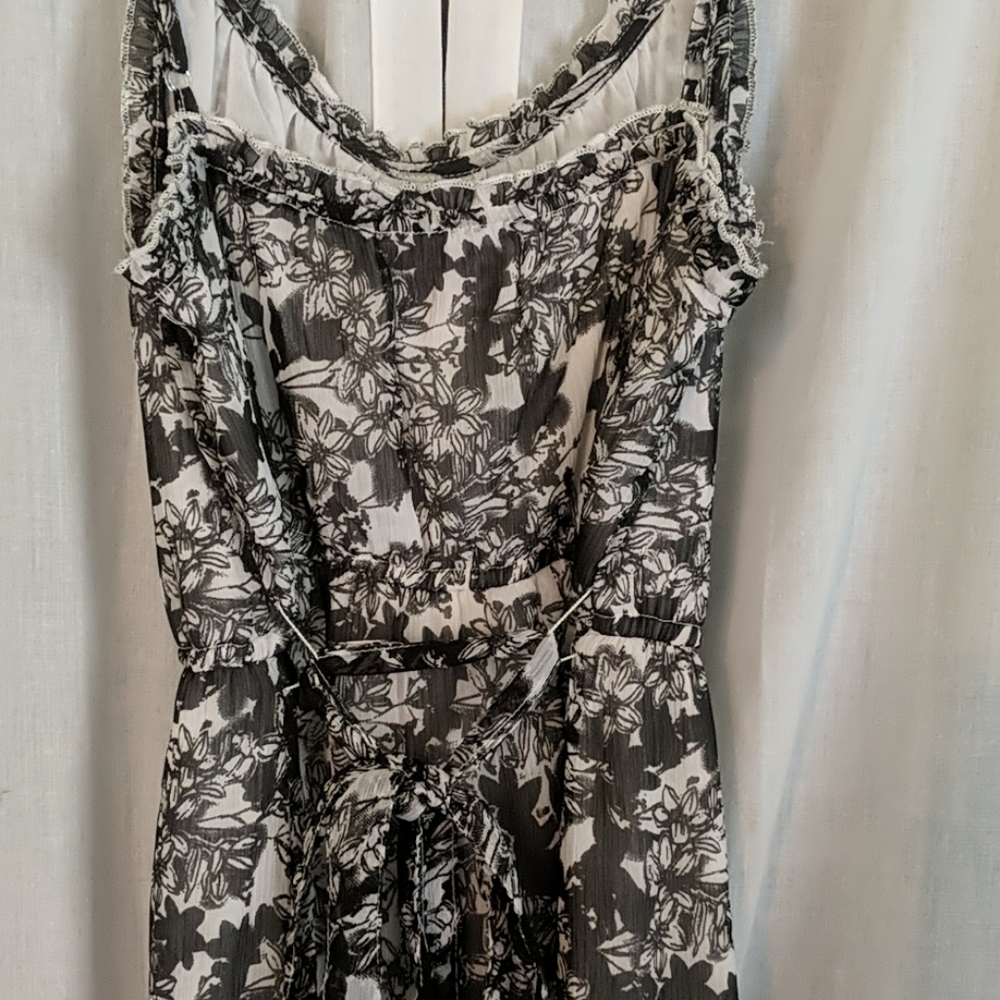 Dress - Picture 3 of 4